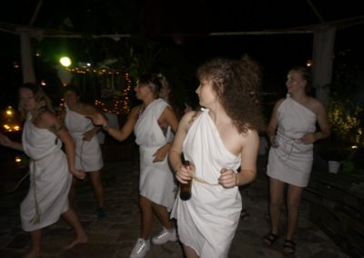 dancing togaparty